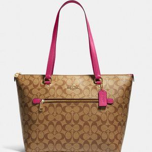 Coach Gallery Tote in Signature Canvas
